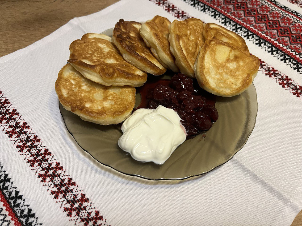 пишні оладки з яблуками