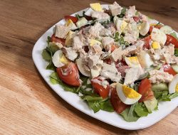 салат з куркою, руколою