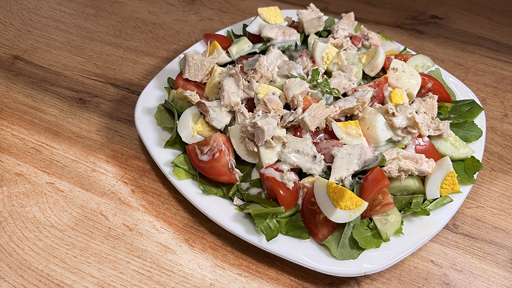 салат з куркою, руколою